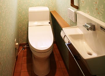 近年のトイレは自動で除菌や消臭をしてくれるといった機能が優れたトイレが増えています。 イメージ画像